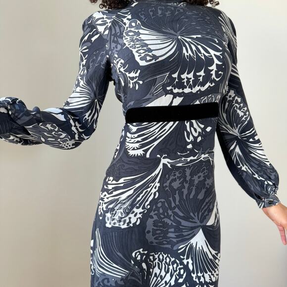 Vintage Italian Monochrome Butterfly Dress with Velvet Trim (S) - Picture 5 of 10